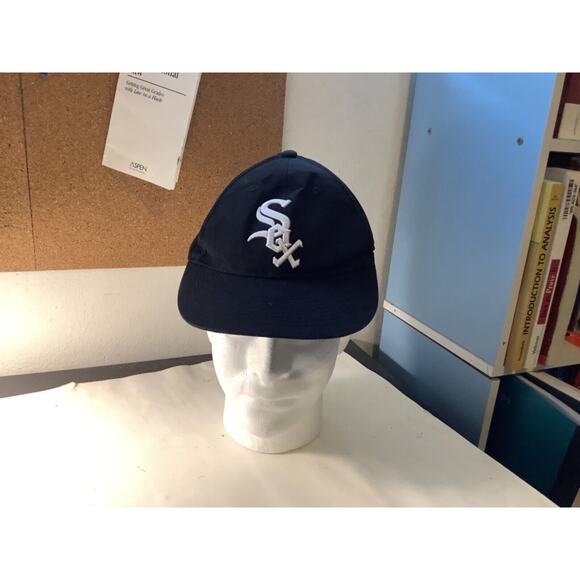 M.L.B. CHICAGO WHITE SOX Hat Cap Youth Size Strapback - Picture 1 of 6